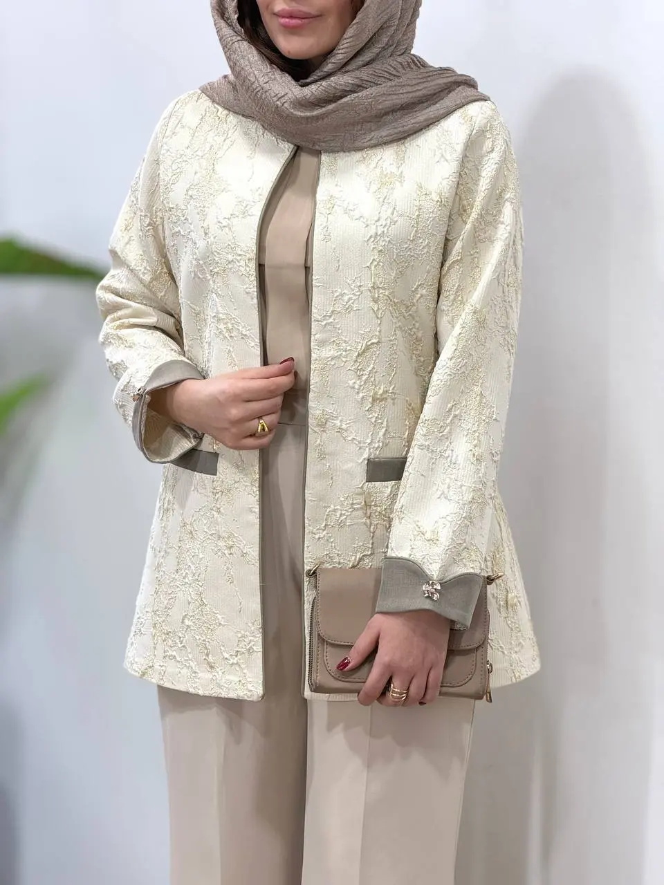 مانتو ژاکارد مجلسی آیسو دایانا